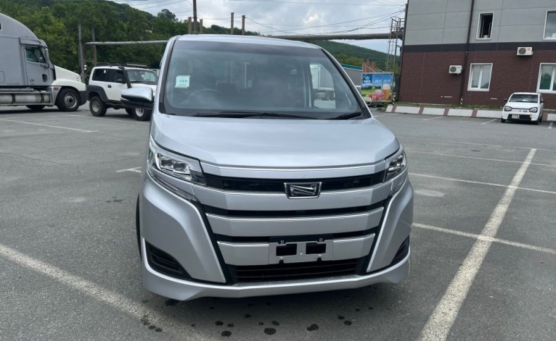 TOYOTA NOAH 2.0 X 2018