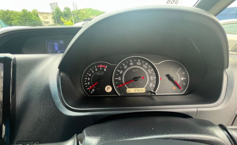 TOYOTA NOAH 2.0 X 2018
