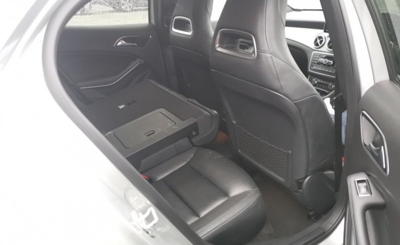 MERCEDES BENZ GLA  2015