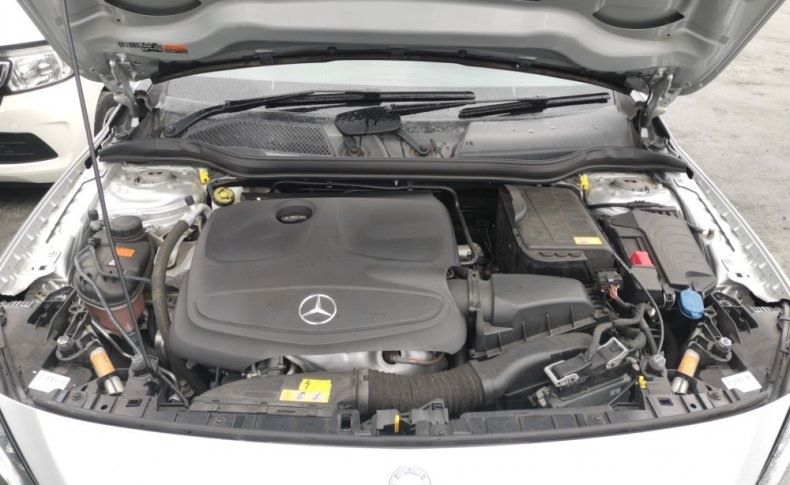 MERCEDES BENZ GLA  2015