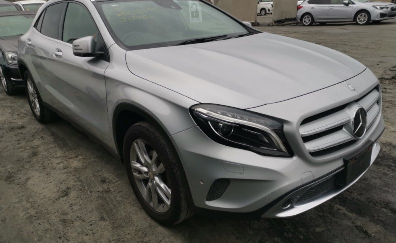 MERCEDES BENZ GLA  2015