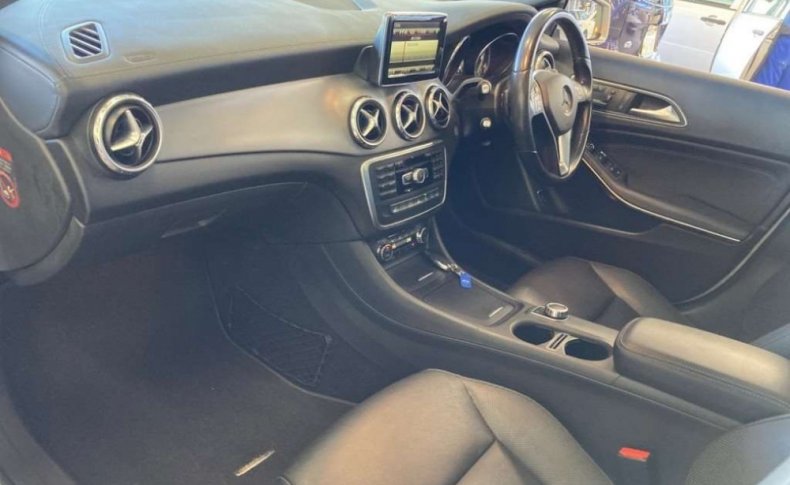 MERCEDES BENZ GLA  2015