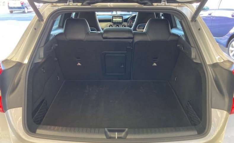MERCEDES BENZ GLA  2015