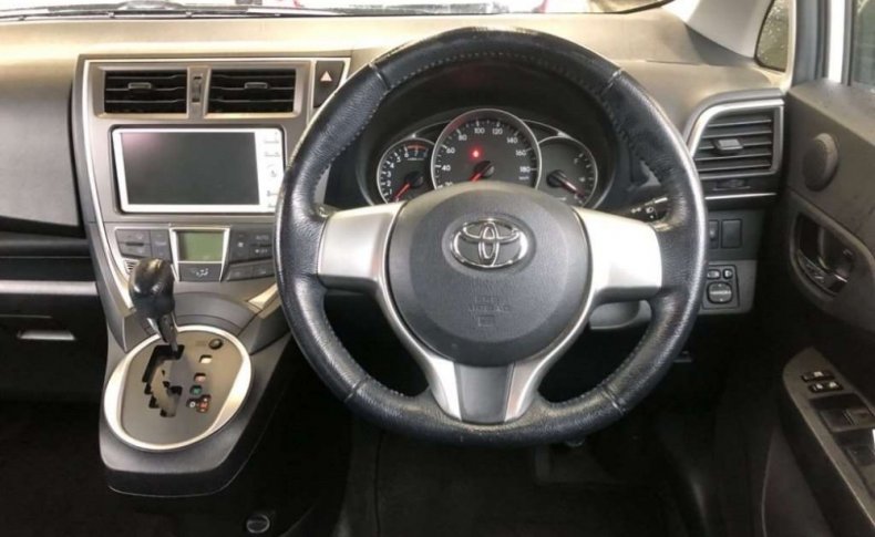 TOYOTA RACTIS G 4WD 2011