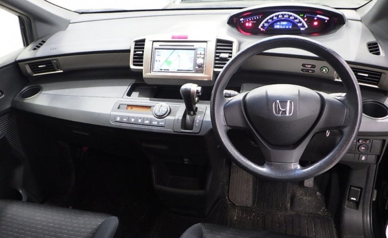 HONDA FREED SPIKE G Just Selection 2013