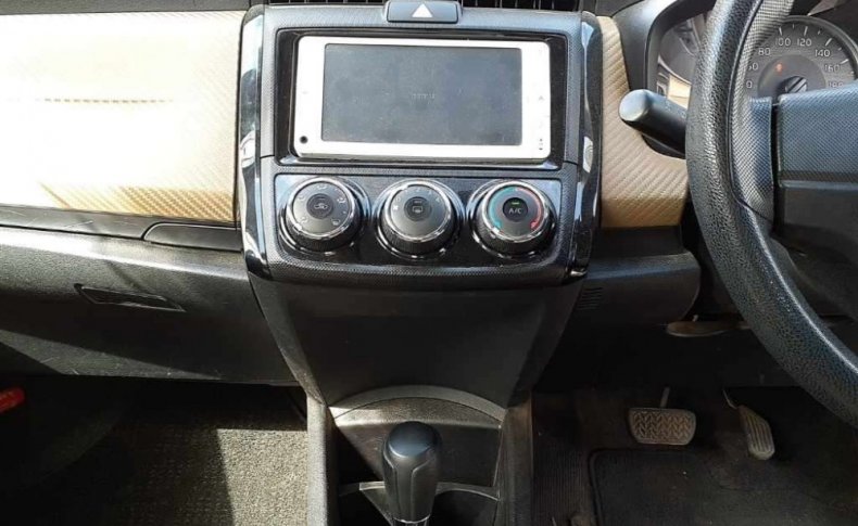 TOYOTA COROLLA AXIO 1.3X 2013