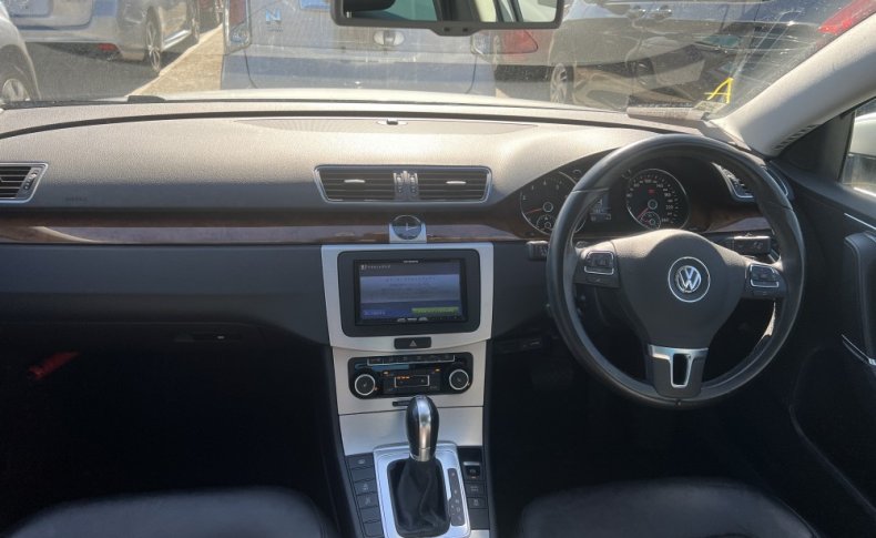 VOLKSWAGEN PASSAT TSI Highline 2011