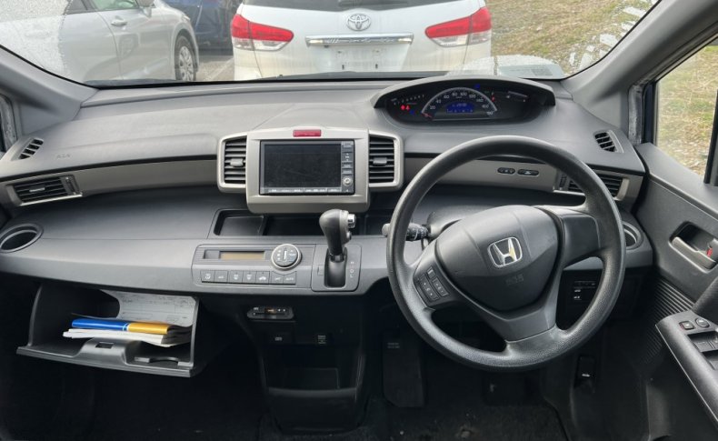 HONDA FREED SPIKE G Just Selection 2011