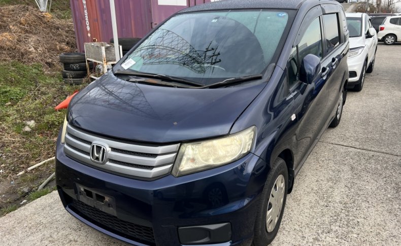 HONDA FREED SPIKE G Just Selection 2011