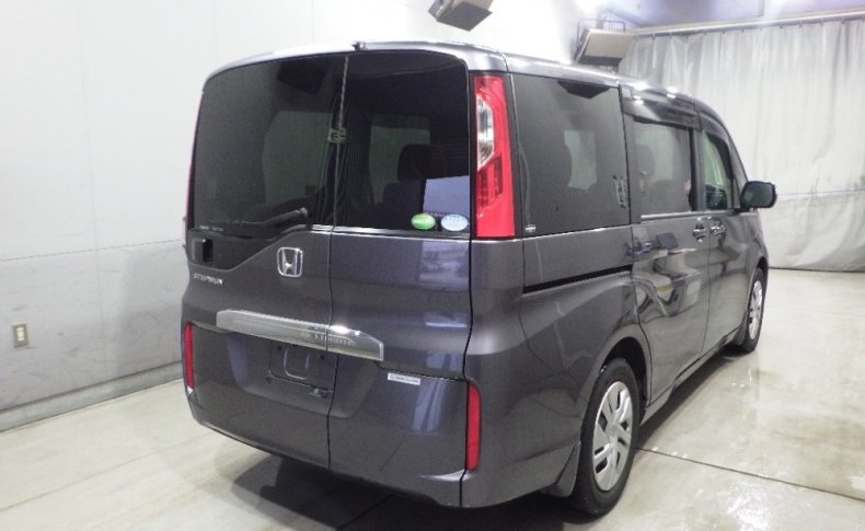 HONDA STEPWGN 4WD G 7seats 2015