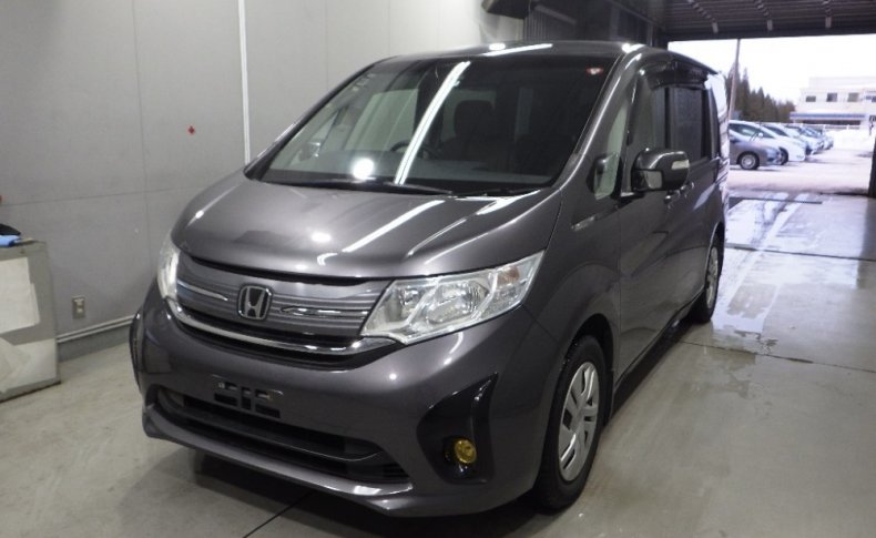 HONDA STEPWGN 4WD G 7seats 2015