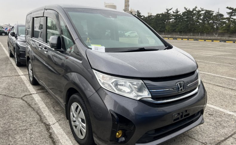 HONDA STEPWGN 4WD G 7seats 2015
