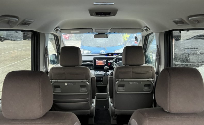 HONDA STEPWGN 4WD G 7seats 2015