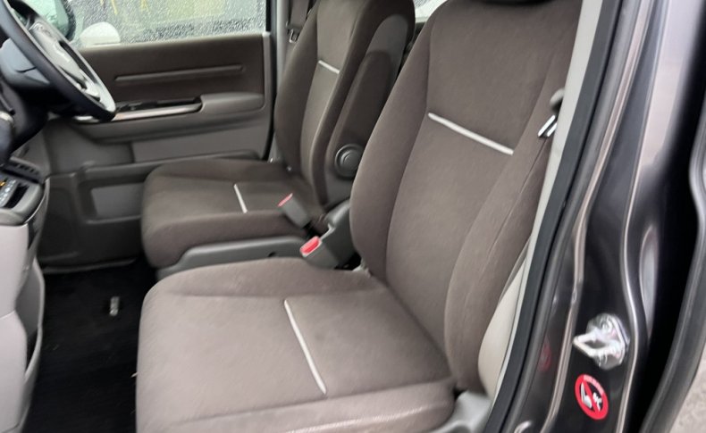 HONDA STEPWGN 4WD G 7seats 2015