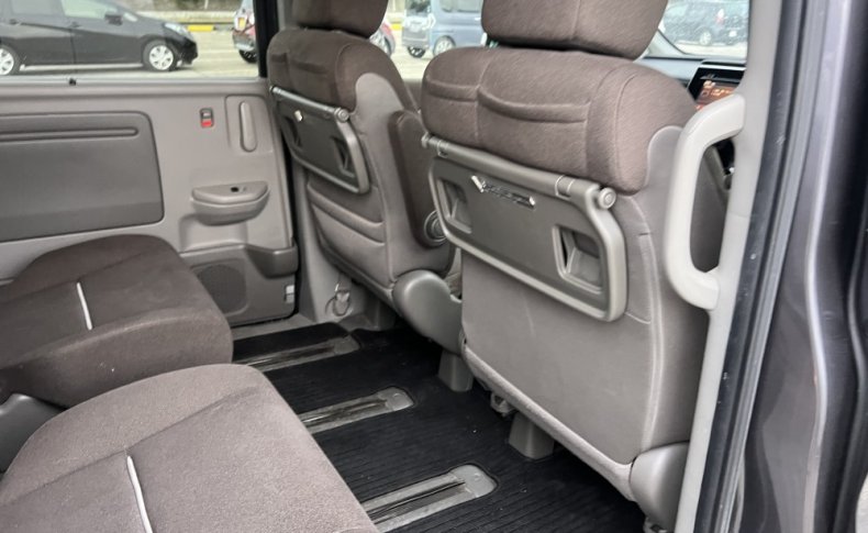 HONDA STEPWGN 4WD G 7seats 2015