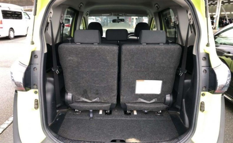 TOYOTA SIENTA X 2015