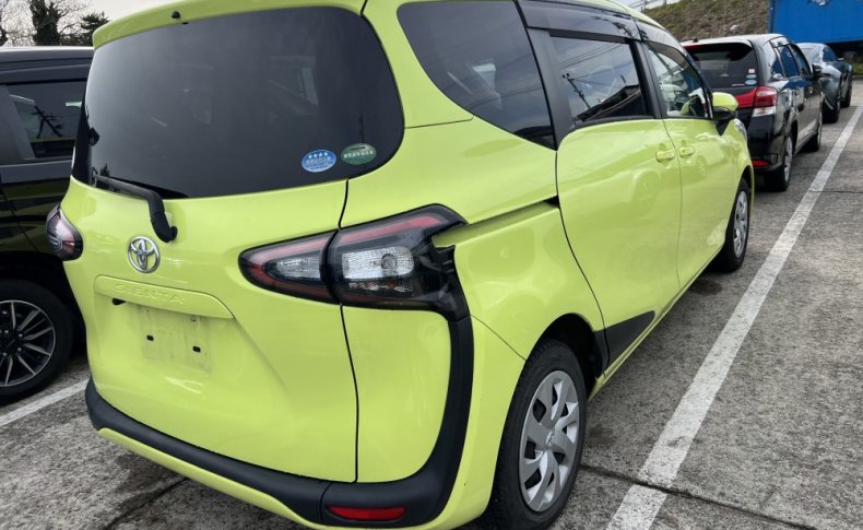 TOYOTA SIENTA X 2015