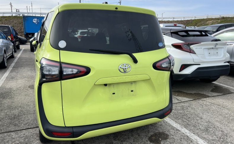TOYOTA SIENTA X 2015