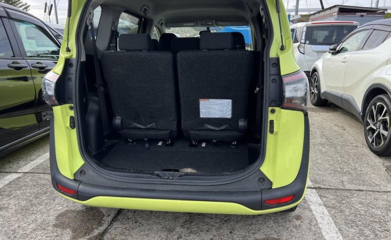 TOYOTA SIENTA X 2015