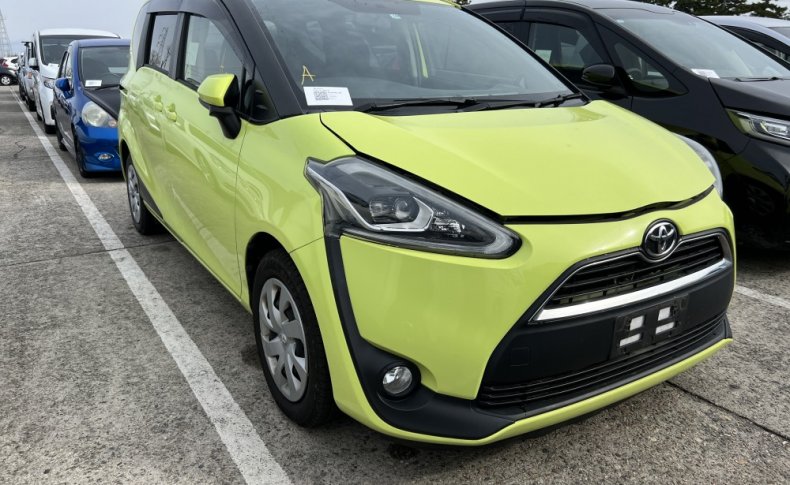 TOYOTA SIENTA X 2015