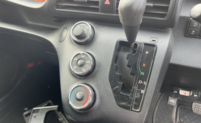 TOYOTA SIENTA X 2015