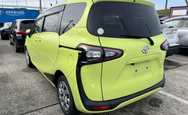 TOYOTA SIENTA X 2015
