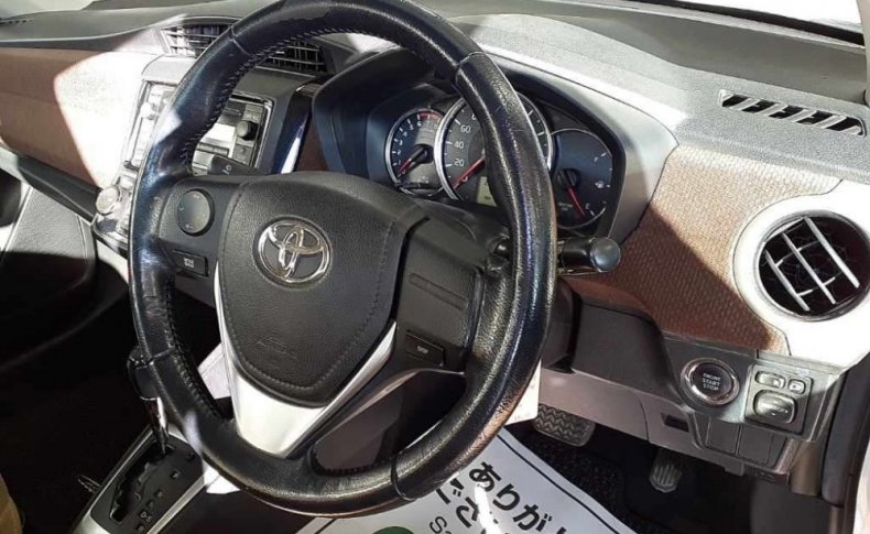 TOYOTA COROLLA AXIO 1.3X G Edition 2012
