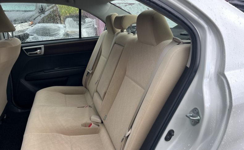 TOYOTA COROLLA AXIO 1.3X G Edition 2012
