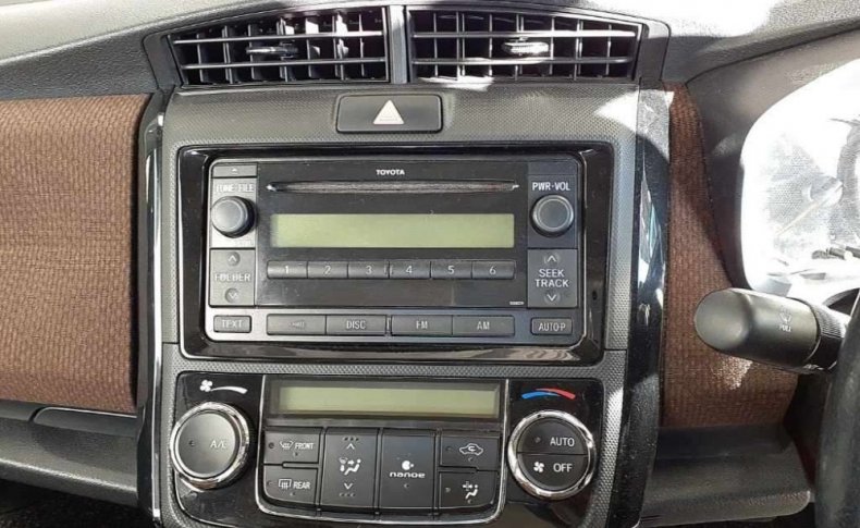TOYOTA COROLLA AXIO 1.3X G Edition 2012