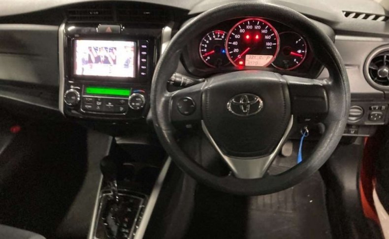 TOYOTA COROLLA FIELDER 1.5 G 2015
