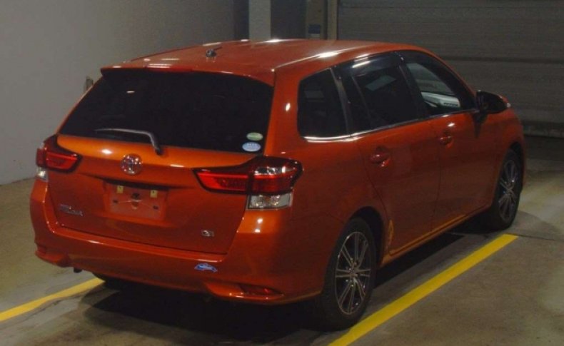 TOYOTA COROLLA FIELDER 1.5 G 2015