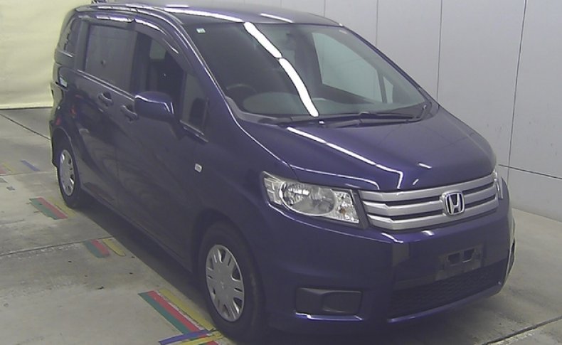 HONDA FREED SPIKE G Just Selection 2010