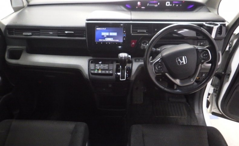 HONDA STEPWGN Honda Sensing 7seats 2018