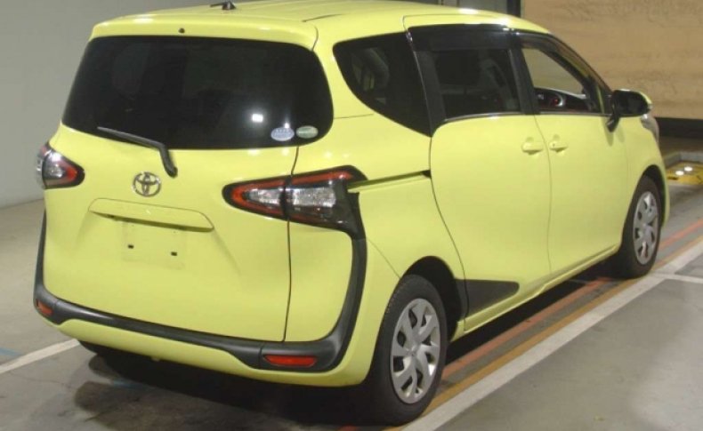 TOYOTA SIENTA X 2015