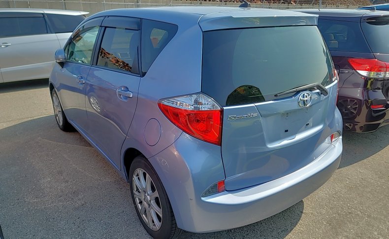 TOYOTA RACTIS X 2011