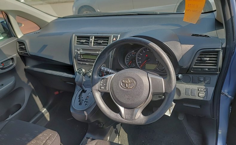 TOYOTA RACTIS X 2011