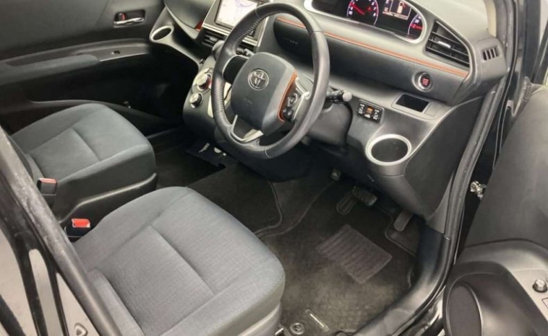 TOYOTA SIENTA G 4WD 2015