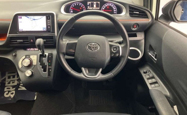 TOYOTA SIENTA G 4WD 2015