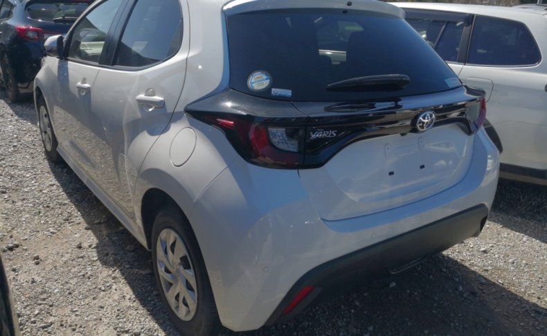 TOYOTA YARIS X 2020