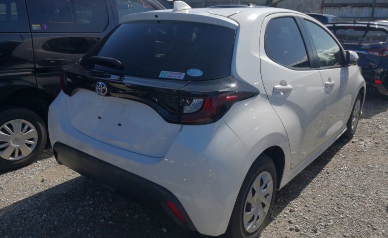 TOYOTA YARIS X 2020