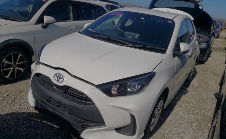 TOYOTA YARIS X 2020
