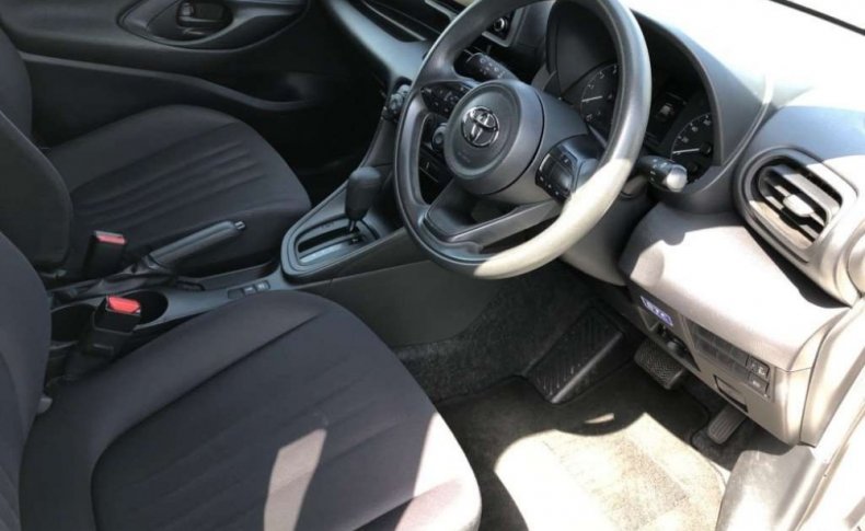 TOYOTA YARIS X 2020
