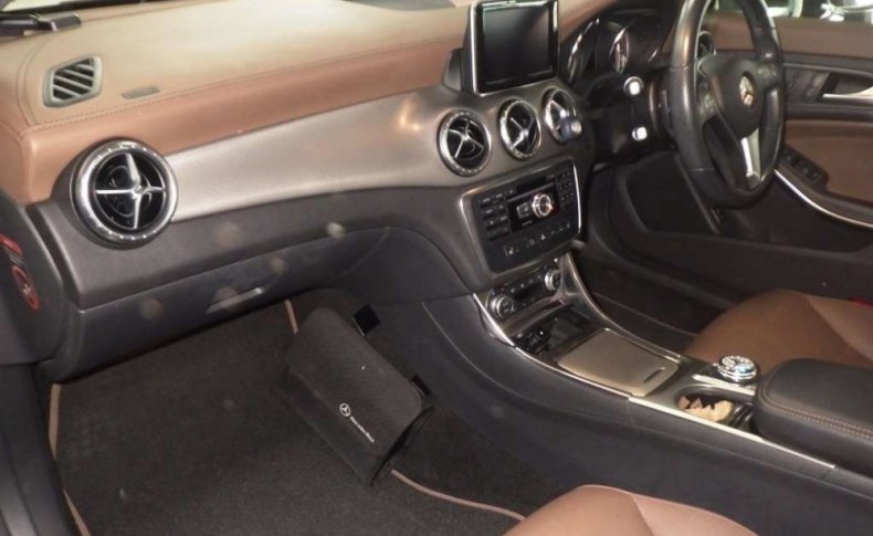 MERCEDES BENZ CLA CLA180 2014