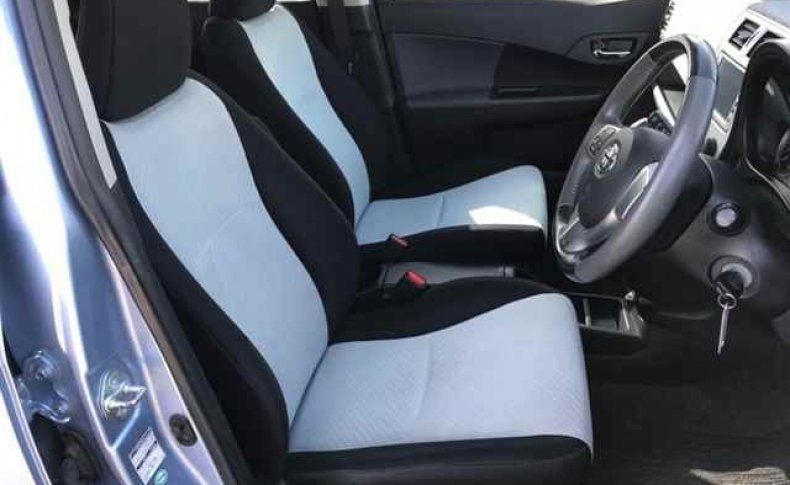 TOYOTA RACTIS  2010
