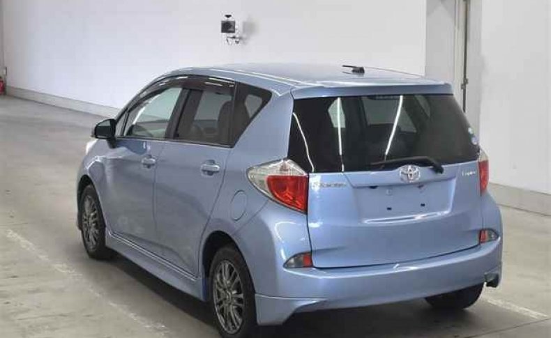 TOYOTA RACTIS  2010
