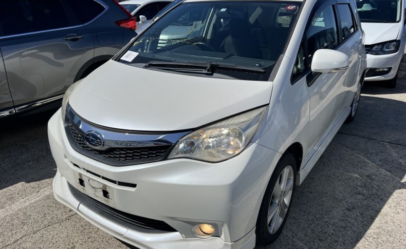 SUBARU TREZIA 1.5i-S 4WD 2011