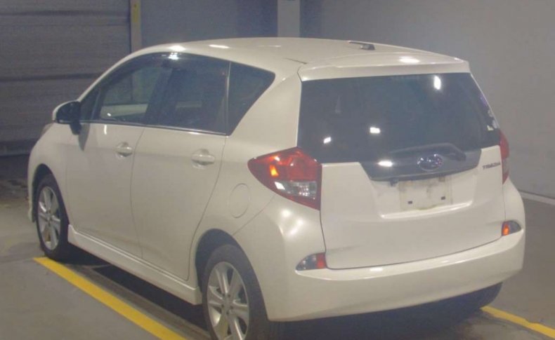SUBARU TREZIA 1.5i-S 4WD 2011