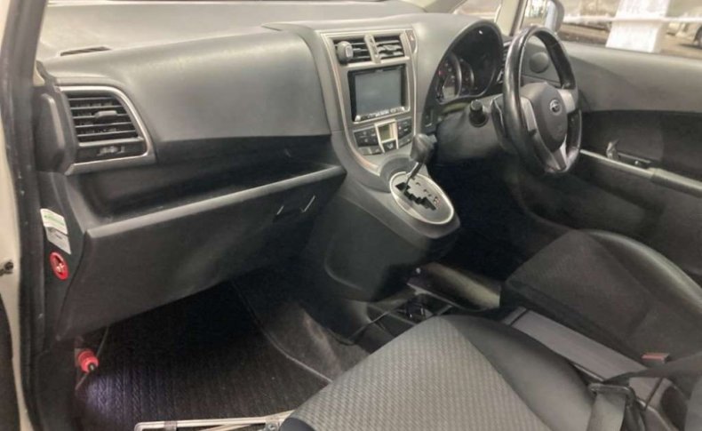 SUBARU TREZIA 1.5i-S 4WD 2011