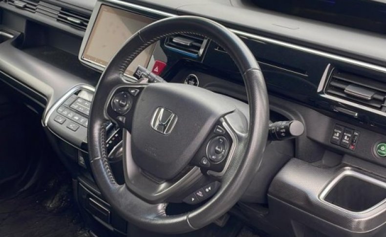 HONDA STEPWGN COOL SPIRIT HONDA SENSING 2018