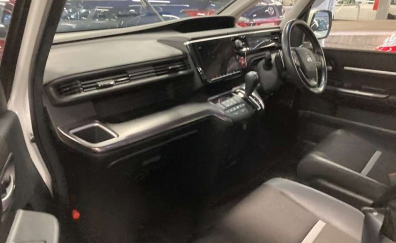 HONDA STEPWGN COOL SPIRIT HONDA SENSING 2018